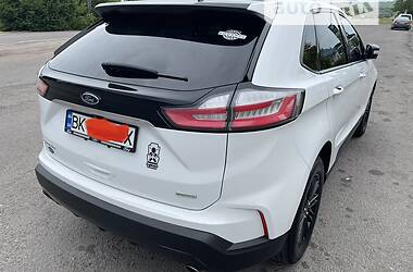 Внедорожник / Кроссовер Ford Edge 2018 в 