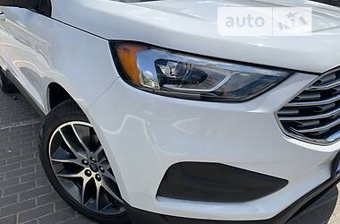 Внедорожник / Кроссовер Ford Edge 2018 в 