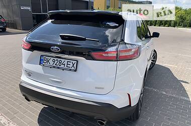 Внедорожник / Кроссовер Ford Edge 2018 в 
