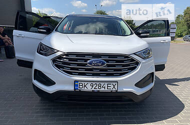 Внедорожник / Кроссовер Ford Edge 2018 в 