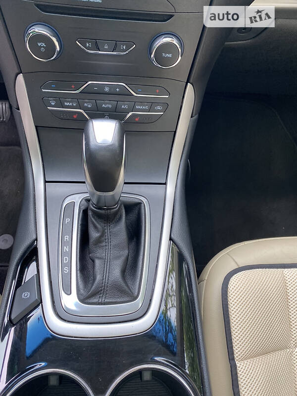 Позашляховик / Кросовер Ford Edge 2015 в Луцьку