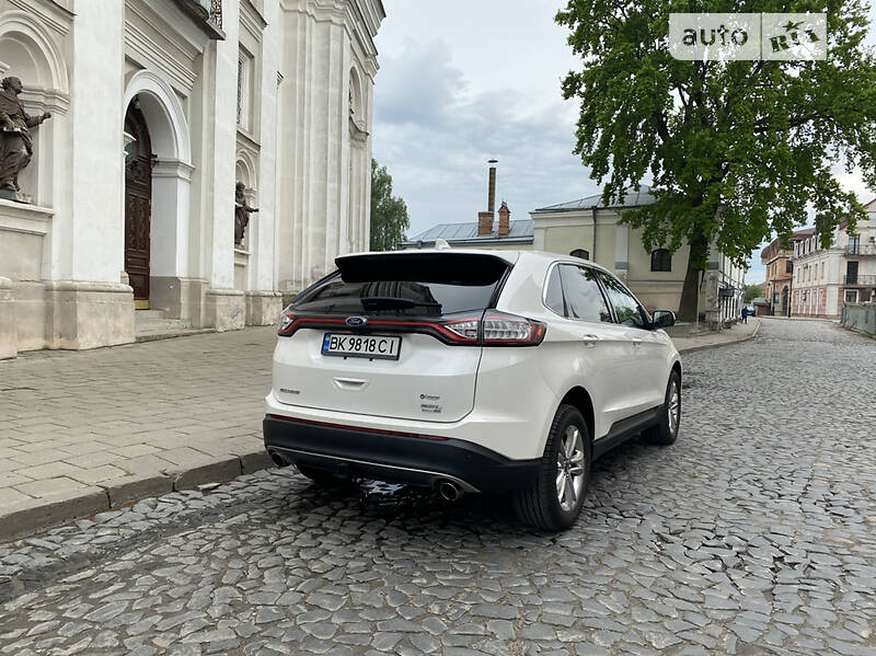 Позашляховик / Кросовер Ford Edge 2015 в Луцьку