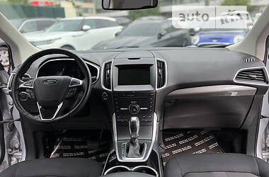 Позашляховик / Кросовер Ford Edge 2017 в 