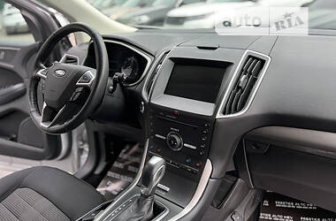 Позашляховик / Кросовер Ford Edge 2017 в 