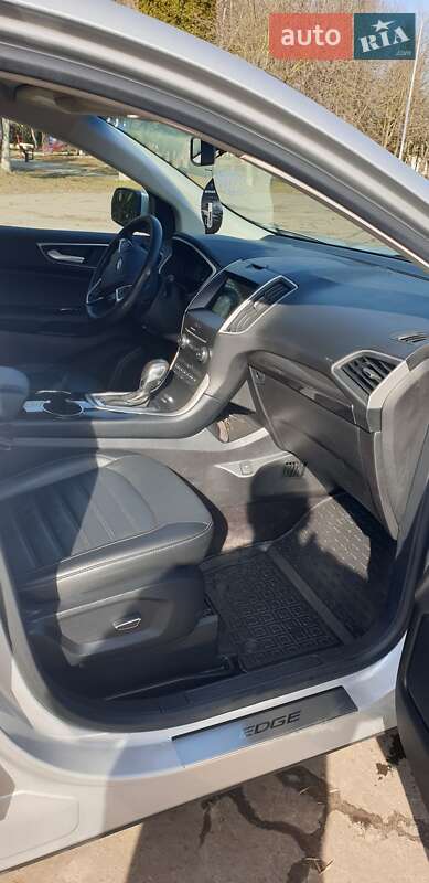 Позашляховик / Кросовер Ford Edge 2016 в Млиніві