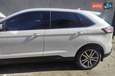 Внедорожник / Кроссовер Ford Edge 2019 в 