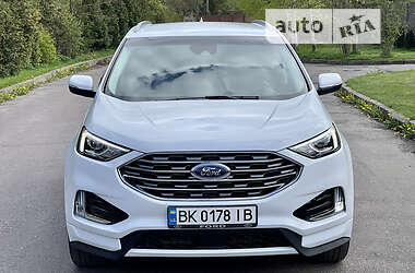 Позашляховик / Кросовер Ford Edge 2020 в 