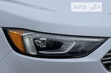 Позашляховик / Кросовер Ford Edge 2020 в 