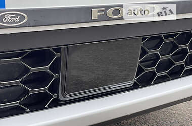 Позашляховик / Кросовер Ford Edge 2020 в 