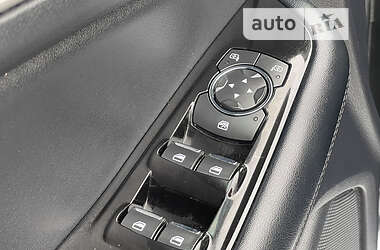 Позашляховик / Кросовер Ford Edge 2020 в 
