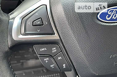 Позашляховик / Кросовер Ford Edge 2020 в 
