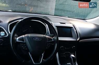 Внедорожник / Кроссовер Ford Edge 2015 в 