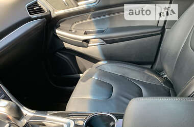 Внедорожник / Кроссовер Ford Edge 2016 в 