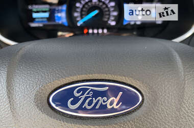 Внедорожник / Кроссовер Ford Edge 2016 в 