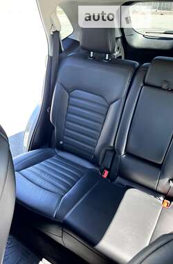Внедорожник / Кроссовер Ford Edge 2016 в 