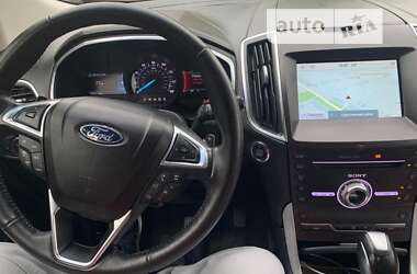 Позашляховик / Кросовер Ford Edge 2018 в 