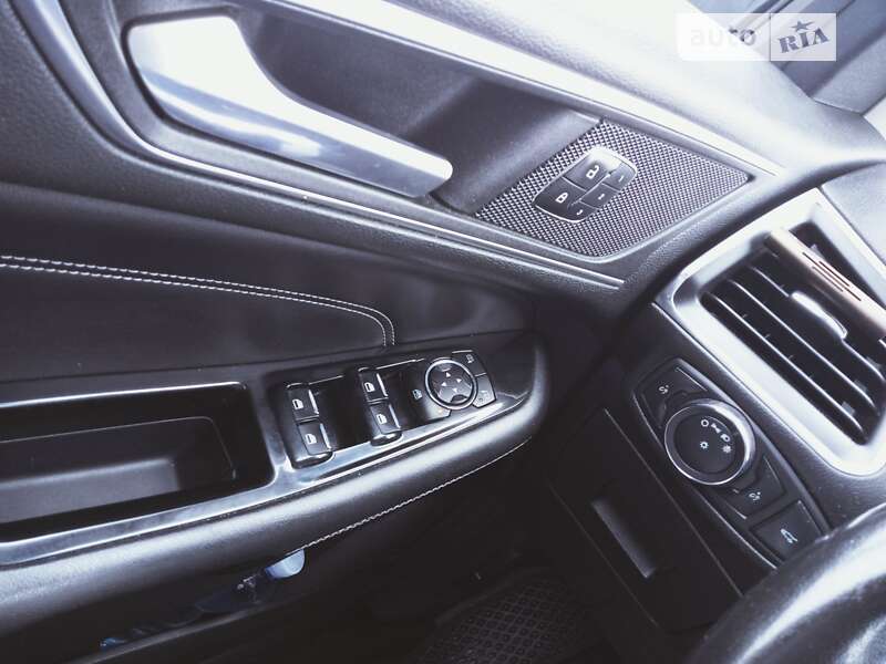 Внедорожник / Кроссовер Ford Edge 2015 в Луцке