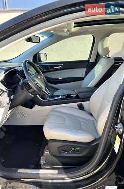 Позашляховик / Кросовер Ford Edge 2015 в 