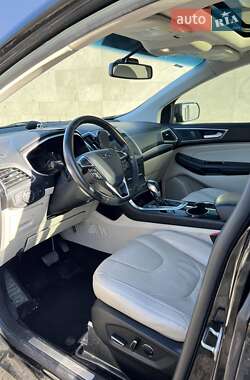 Позашляховик / Кросовер Ford Edge 2015 в 