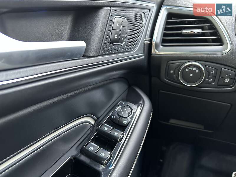 Внедорожник / Кроссовер Ford Edge 2019 в Киеве