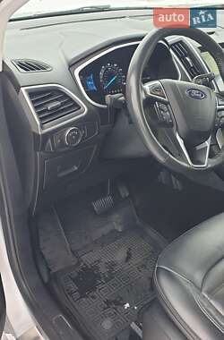Внедорожник / Кроссовер Ford Edge 2016 в 