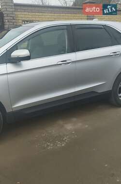 Внедорожник / Кроссовер Ford Edge 2016 в 