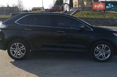 Внедорожник / Кроссовер Ford Edge 2016 в 