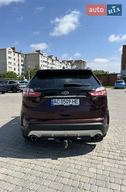 Позашляховик / Кросовер Ford Edge 2019 в 