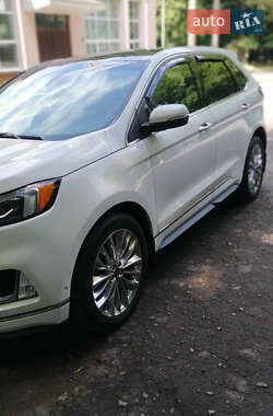 Позашляховик / Кросовер Ford Edge 2020 в 