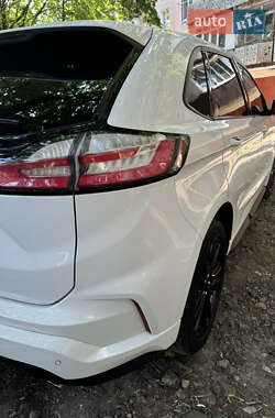 Внедорожник / Кроссовер Ford Edge 2020 в 