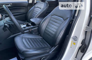Внедорожник / Кроссовер Ford Edge 2015 в 