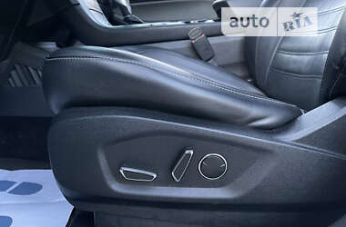 Внедорожник / Кроссовер Ford Edge 2015 в 