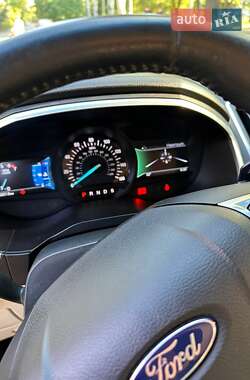 Внедорожник / Кроссовер Ford Edge 2016 в 