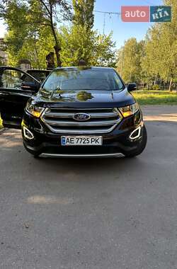 Внедорожник / Кроссовер Ford Edge 2016 в 
