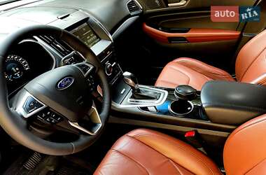 Внедорожник / Кроссовер Ford Edge 2016 в 