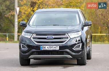 Внедорожник / Кроссовер Ford Edge 2017 в 