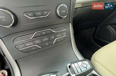 Внедорожник / Кроссовер Ford Edge 2019 в 