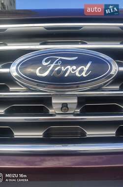 Внедорожник / Кроссовер Ford Edge 2019 в 