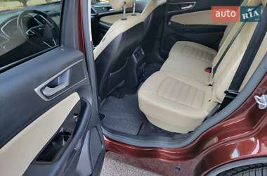 Внедорожник / Кроссовер Ford Edge 2016 в 
