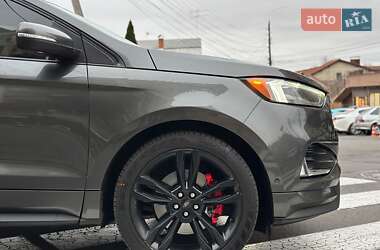 Позашляховик / Кросовер Ford Edge 2019 в 