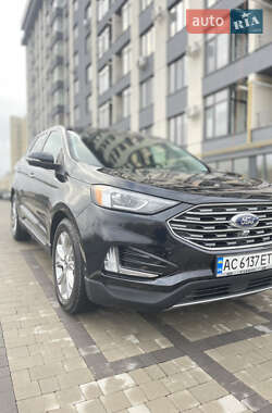 Внедорожник / Кроссовер Ford Edge 2019 в 