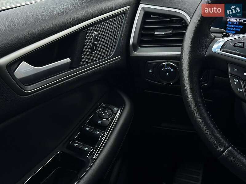 Позашляховик / Кросовер Ford Edge 2019 в Рівному