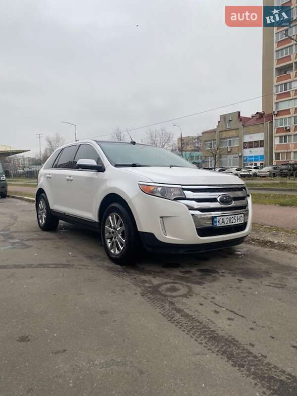 Позашляховик / Кросовер Ford Edge 2013 в 