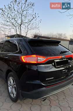Внедорожник / Кроссовер Ford Edge 2017 в 