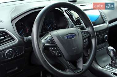 Позашляховик / Кросовер Ford Edge 2017 в 