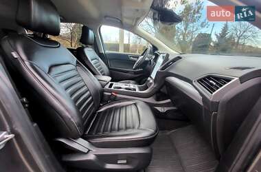 Позашляховик / Кросовер Ford Edge 2021 в 