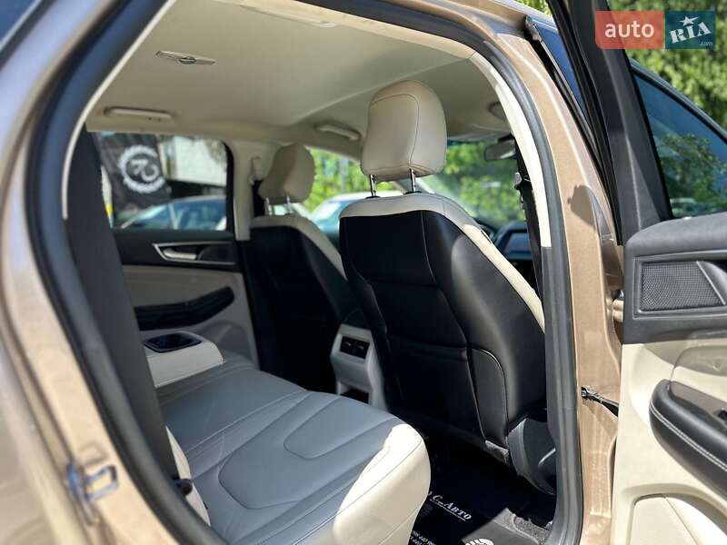 Позашляховик / Кросовер Ford Edge 2020 в Чернівцях
