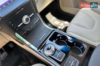 Внедорожник / Кроссовер Ford Edge 2020 в 