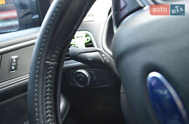 Внедорожник / Кроссовер Ford Edge 2015 в 