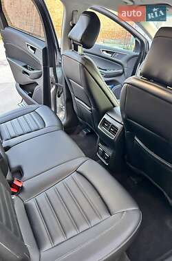 Внедорожник / Кроссовер Ford Edge 2019 в 